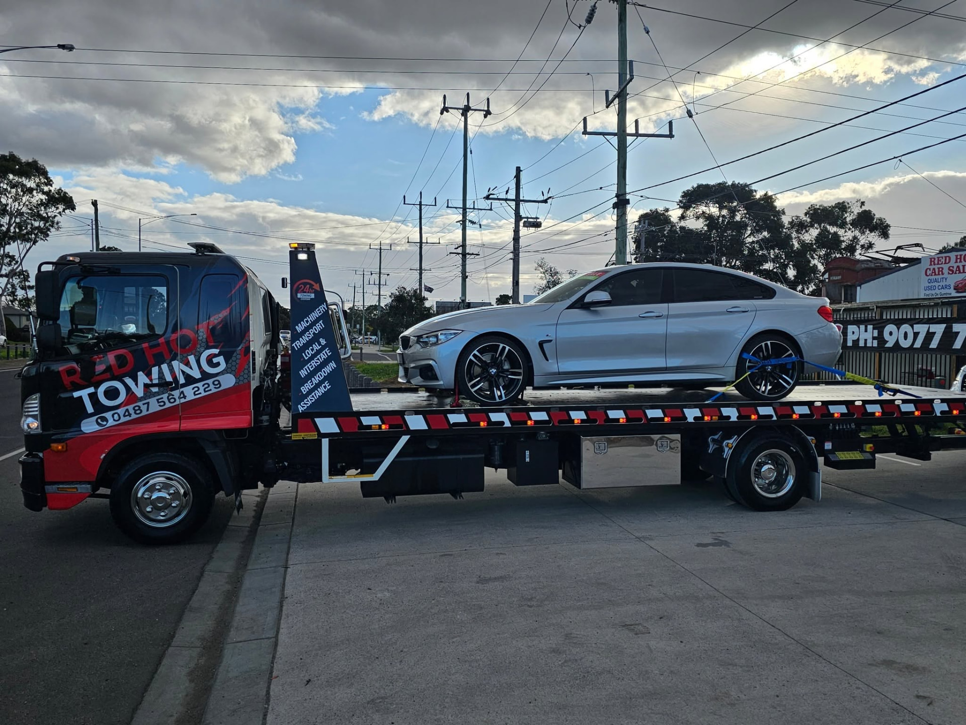 Red Hot Towing tilt tray truck, photo 3