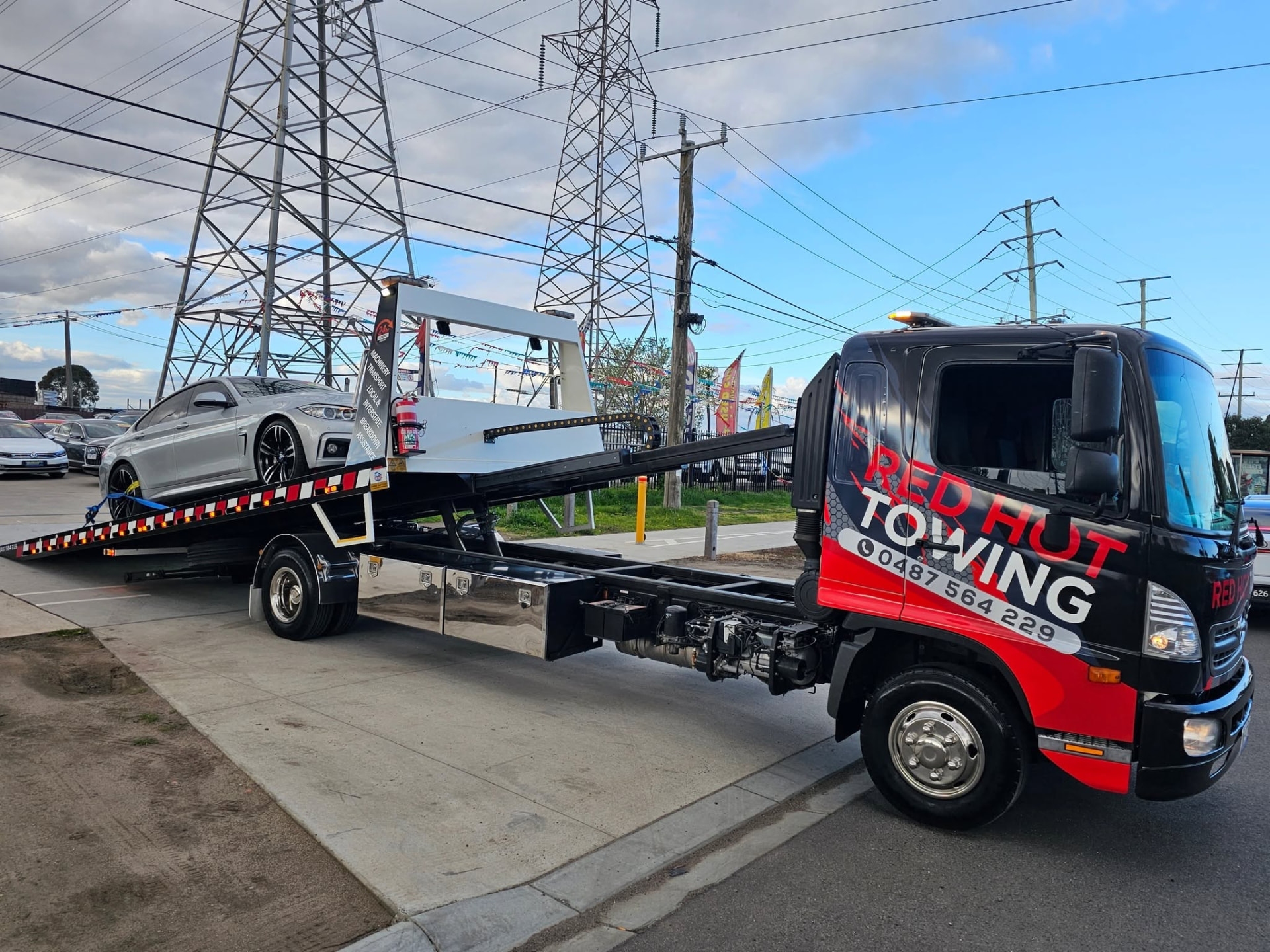 Red Hot Towing tilt tray truck, photo 6